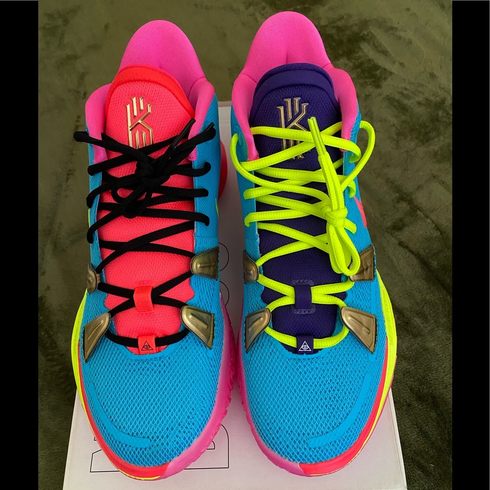 Mens Kyrie 7